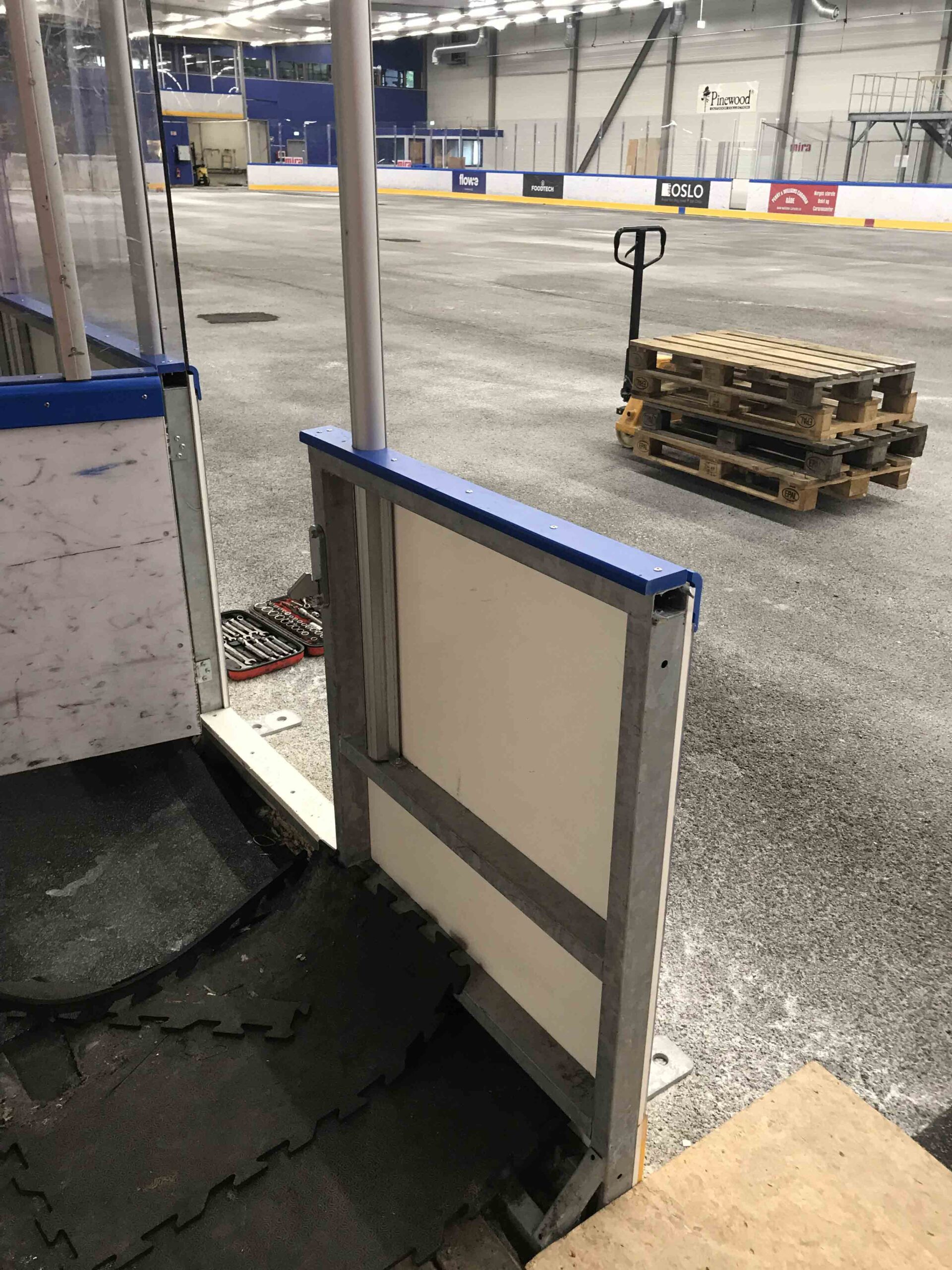 Grünerhallen — isflaten