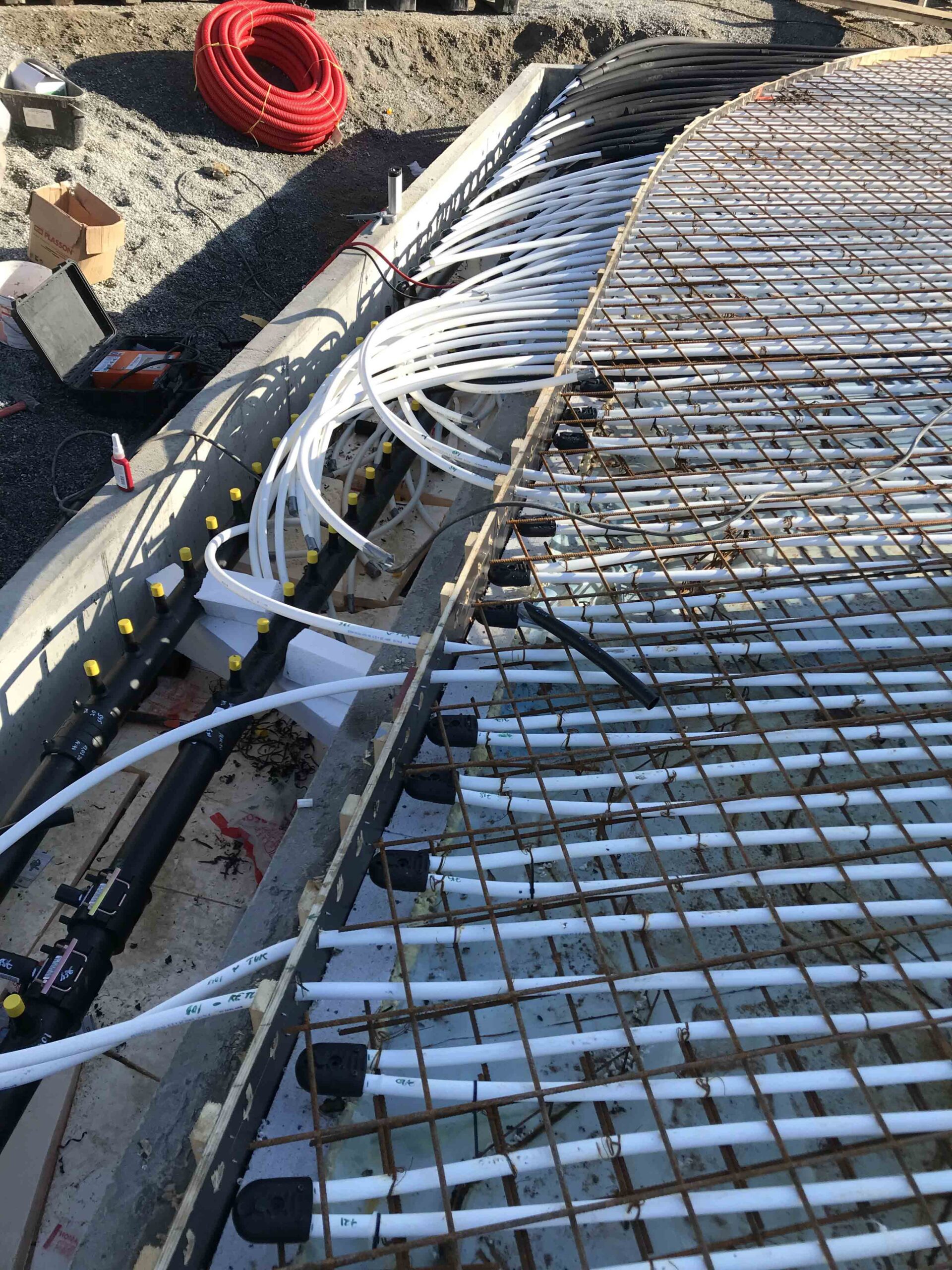 Halden Sentrumsbane — montasje pågår