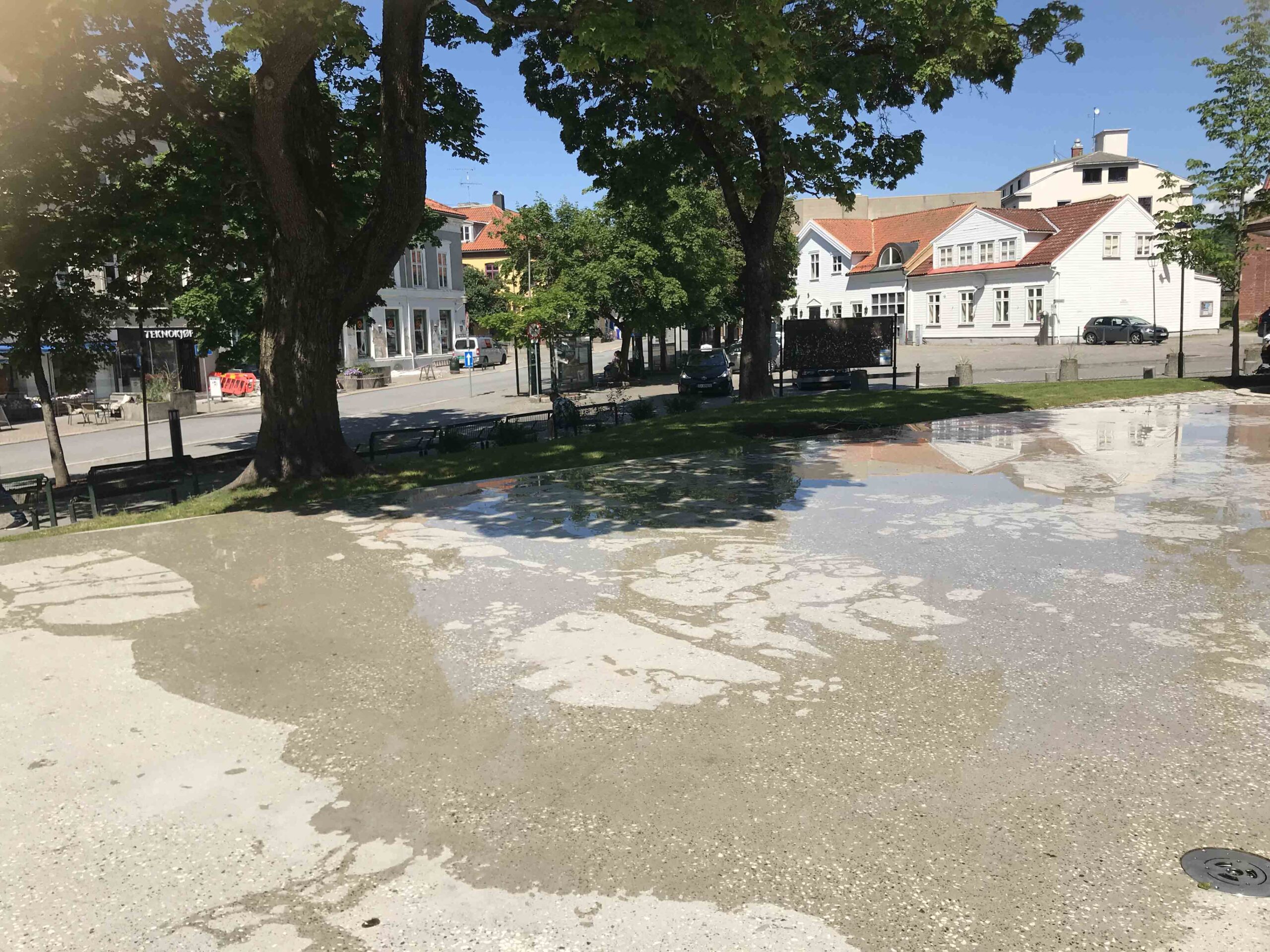 Halden Sentrumsbane — isflaten