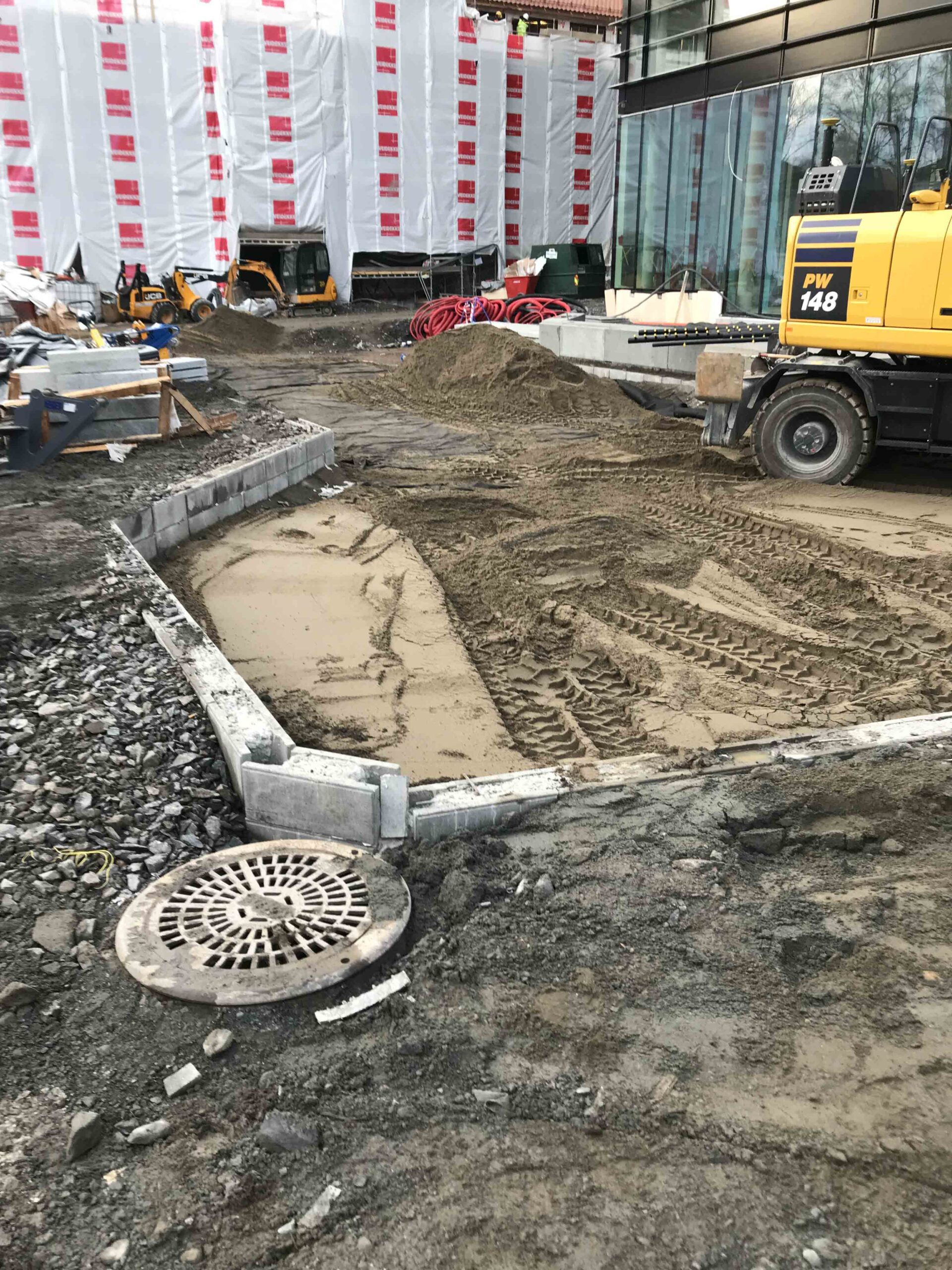 Harbitz Torg — overflate