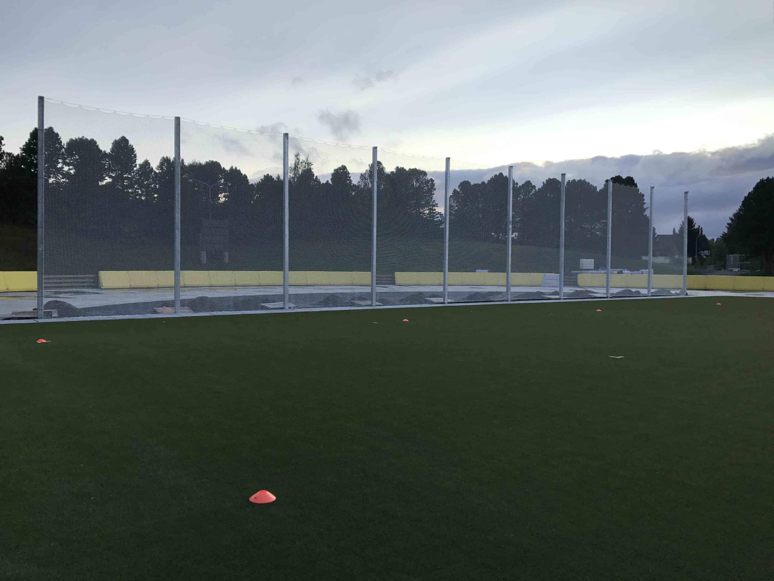 Leangen Ballfangernett — tribune og isflate