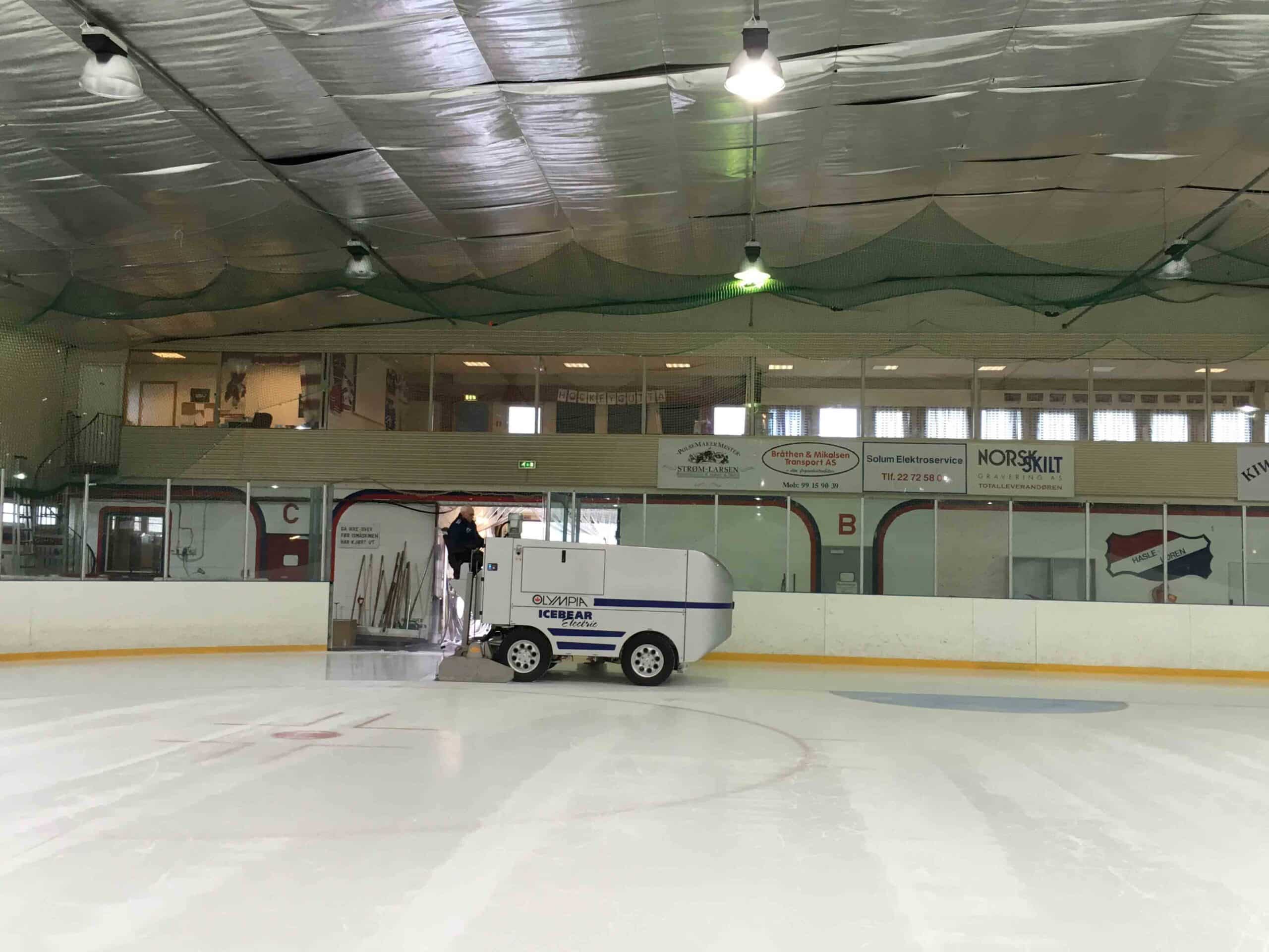 Løren Ishall — montasje pågår