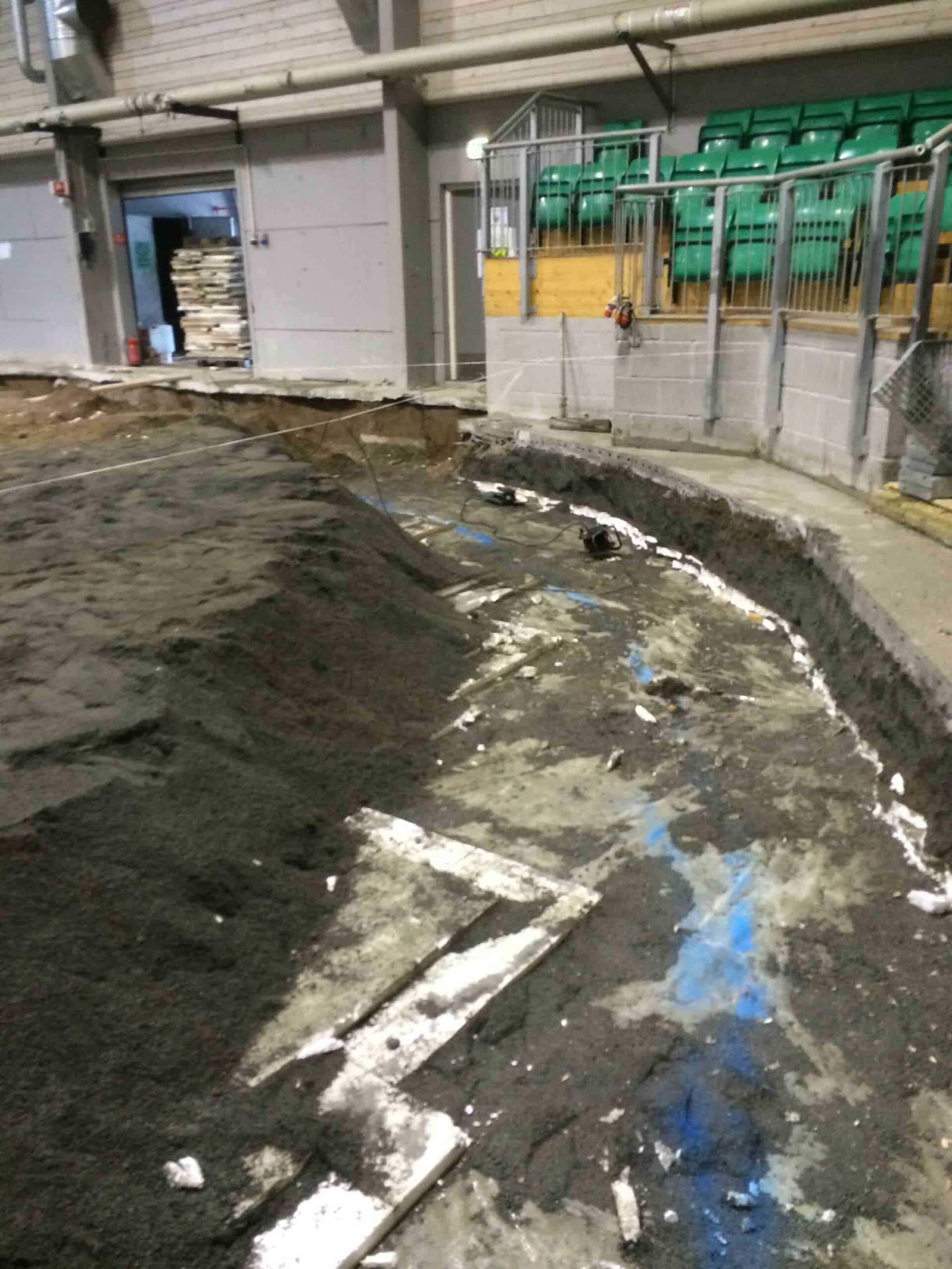 Manglerud Ishall — tribune og isflate