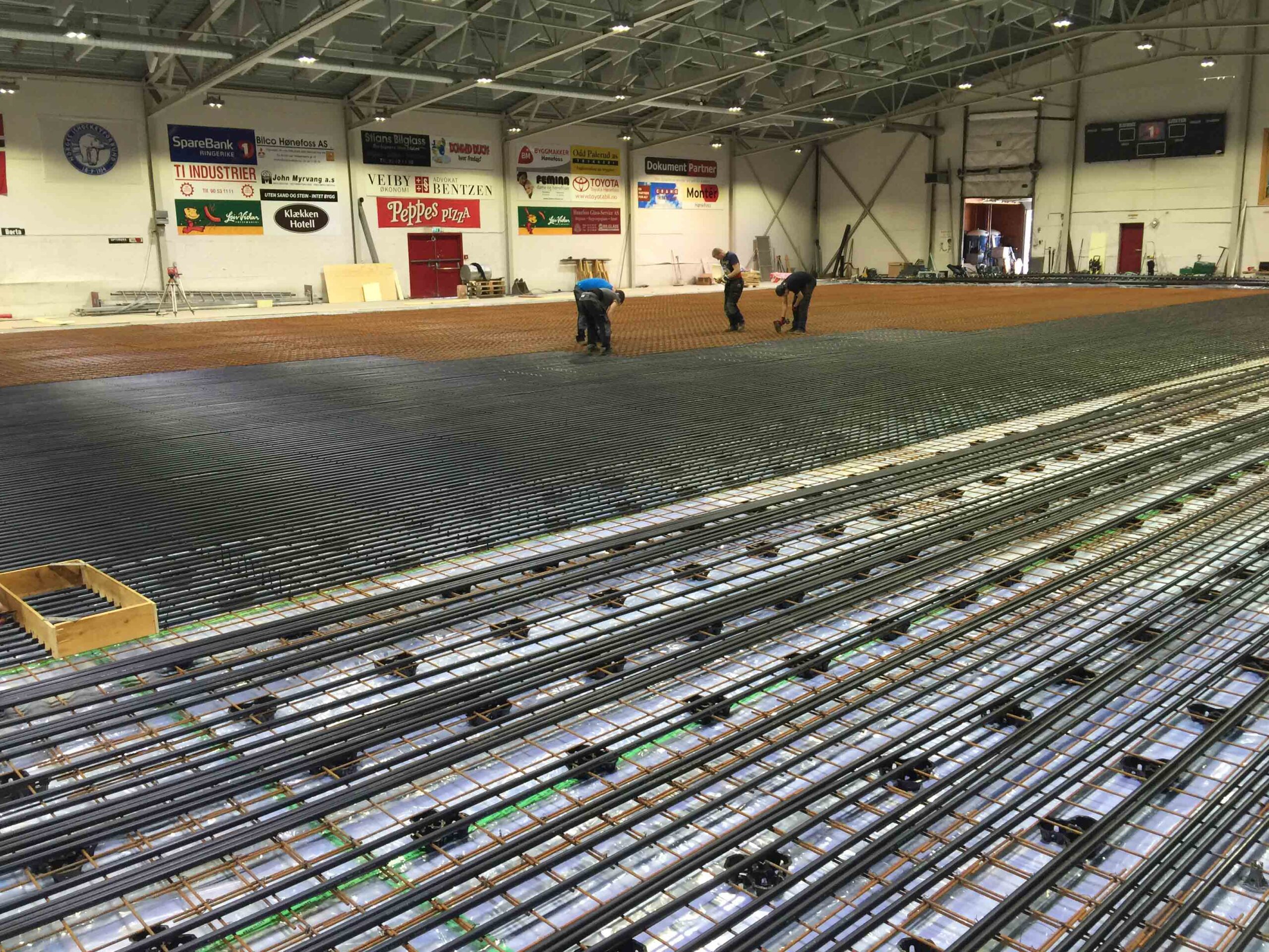 Schjongshallen — overflate