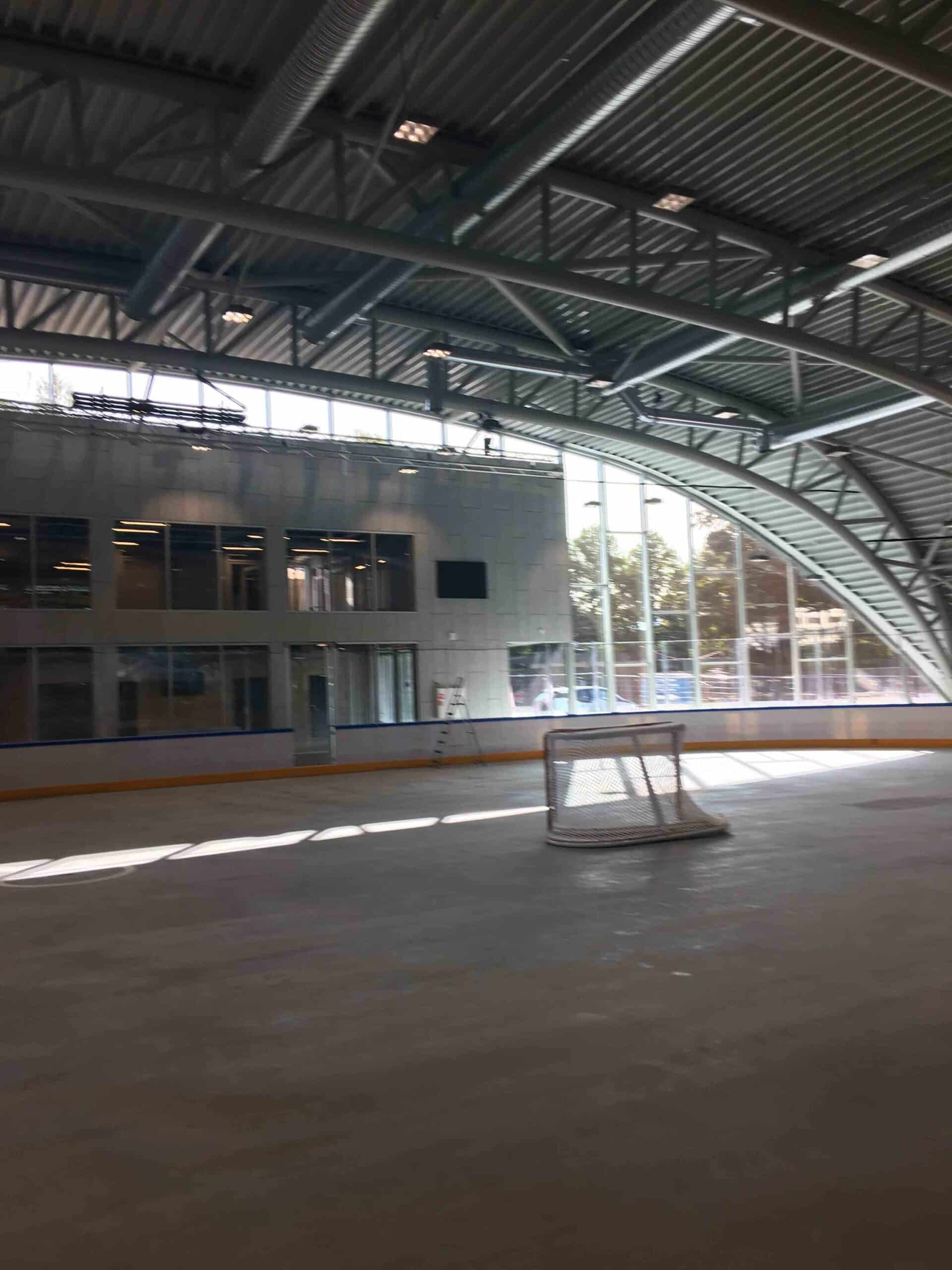 Sonja Henie Ishall — overflate