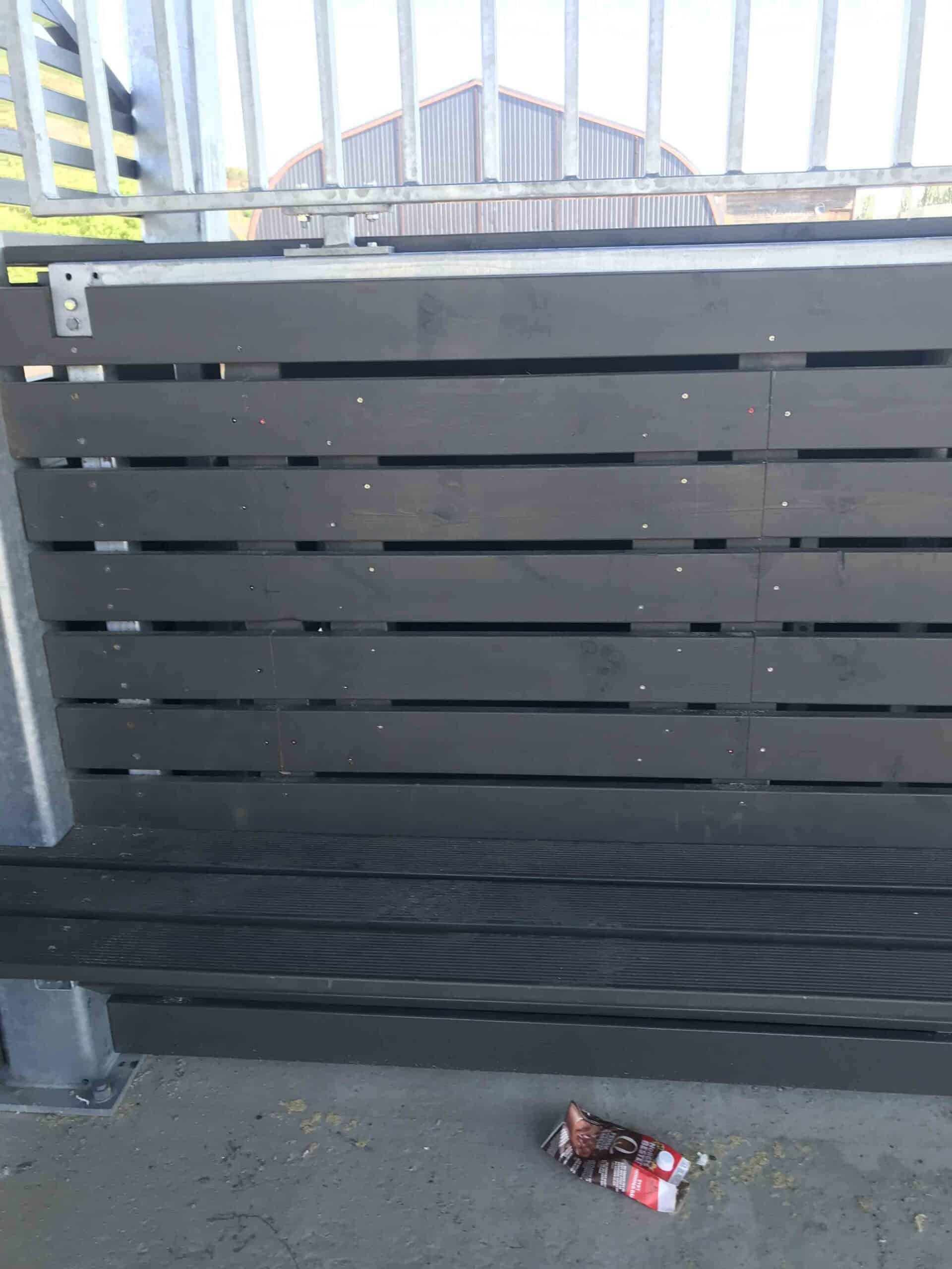 Svelvik Utebane — overflate