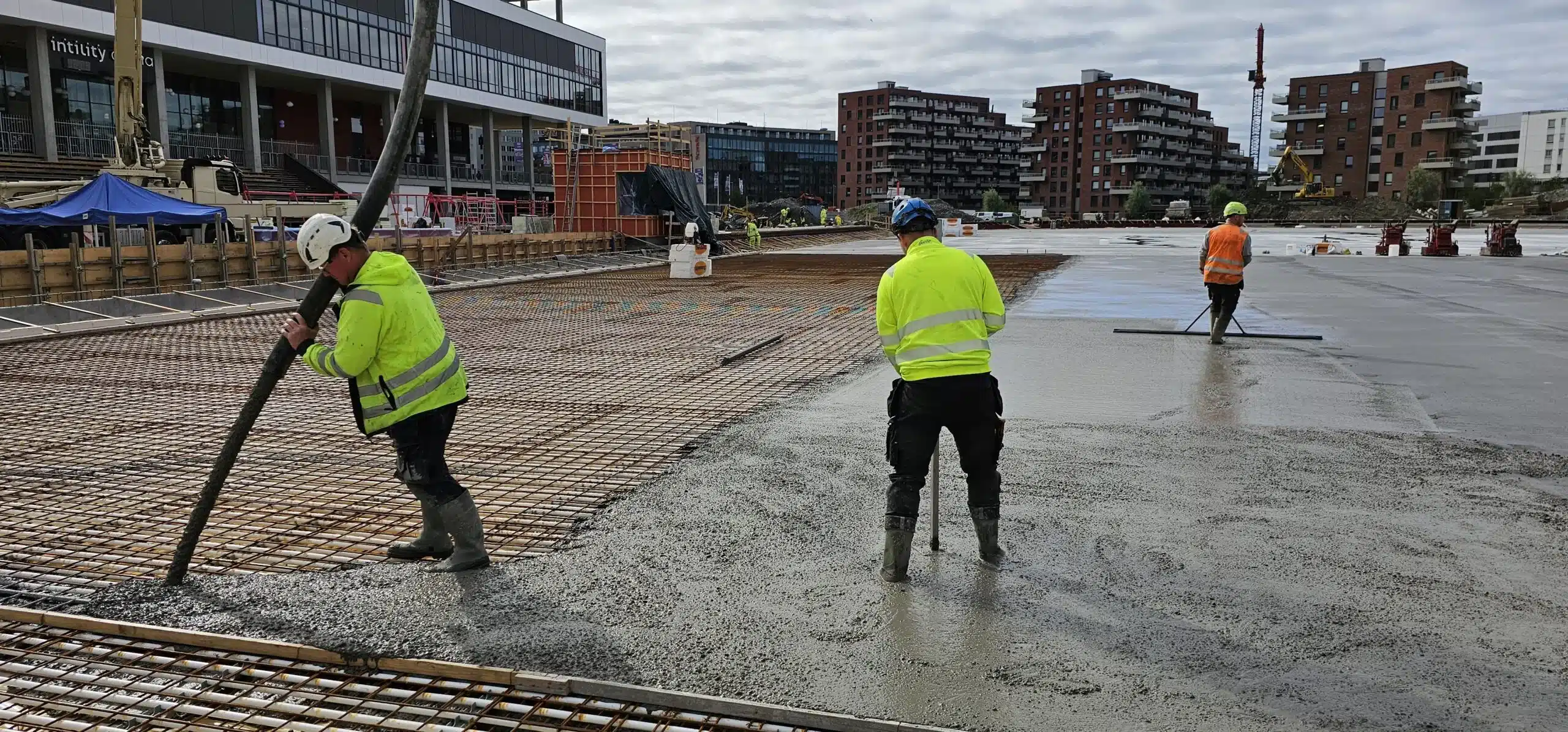 Betongarbeid på byggeplass