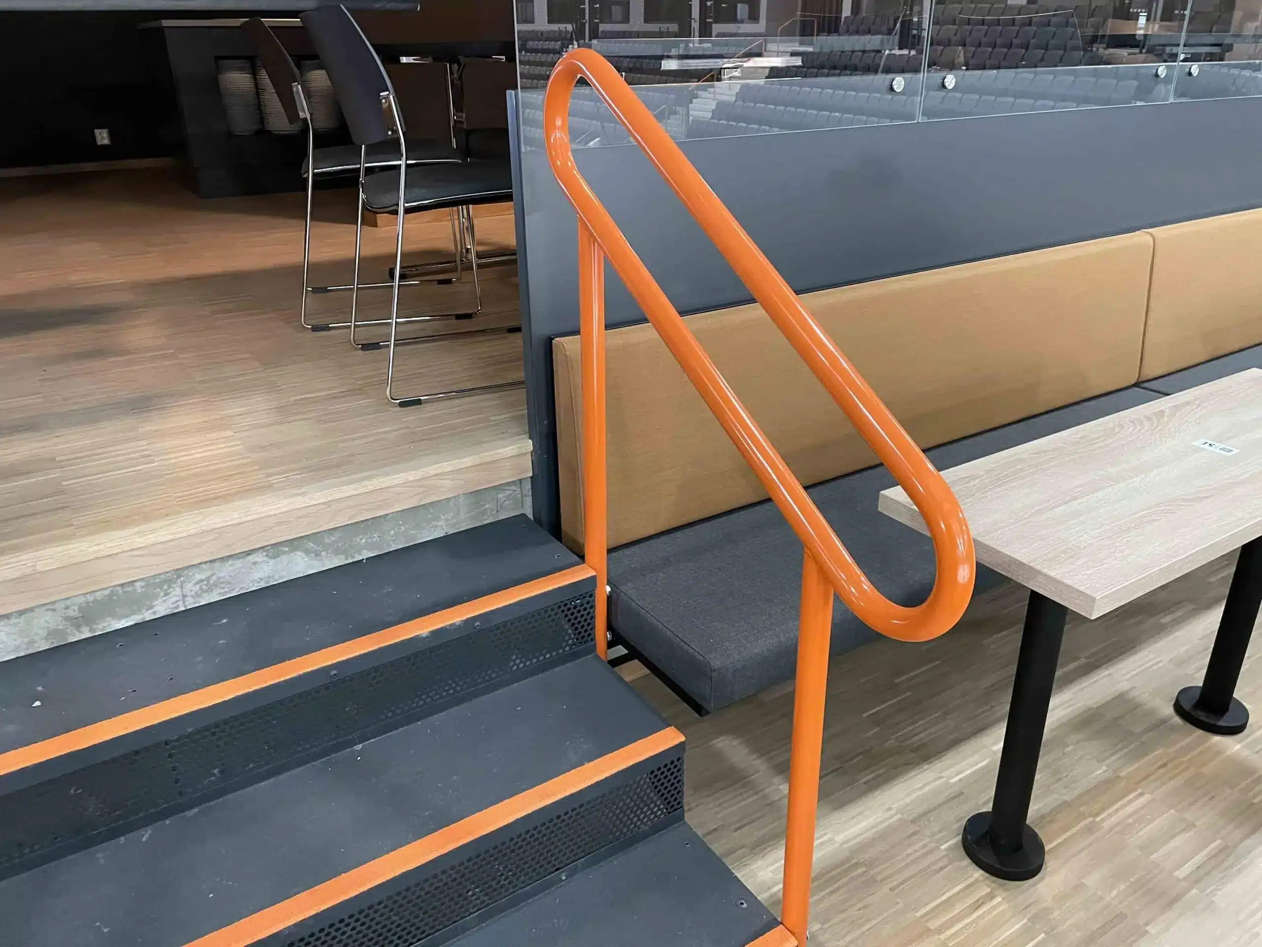 Trapp og rekkverk i rustfritt stål, Varner Arena