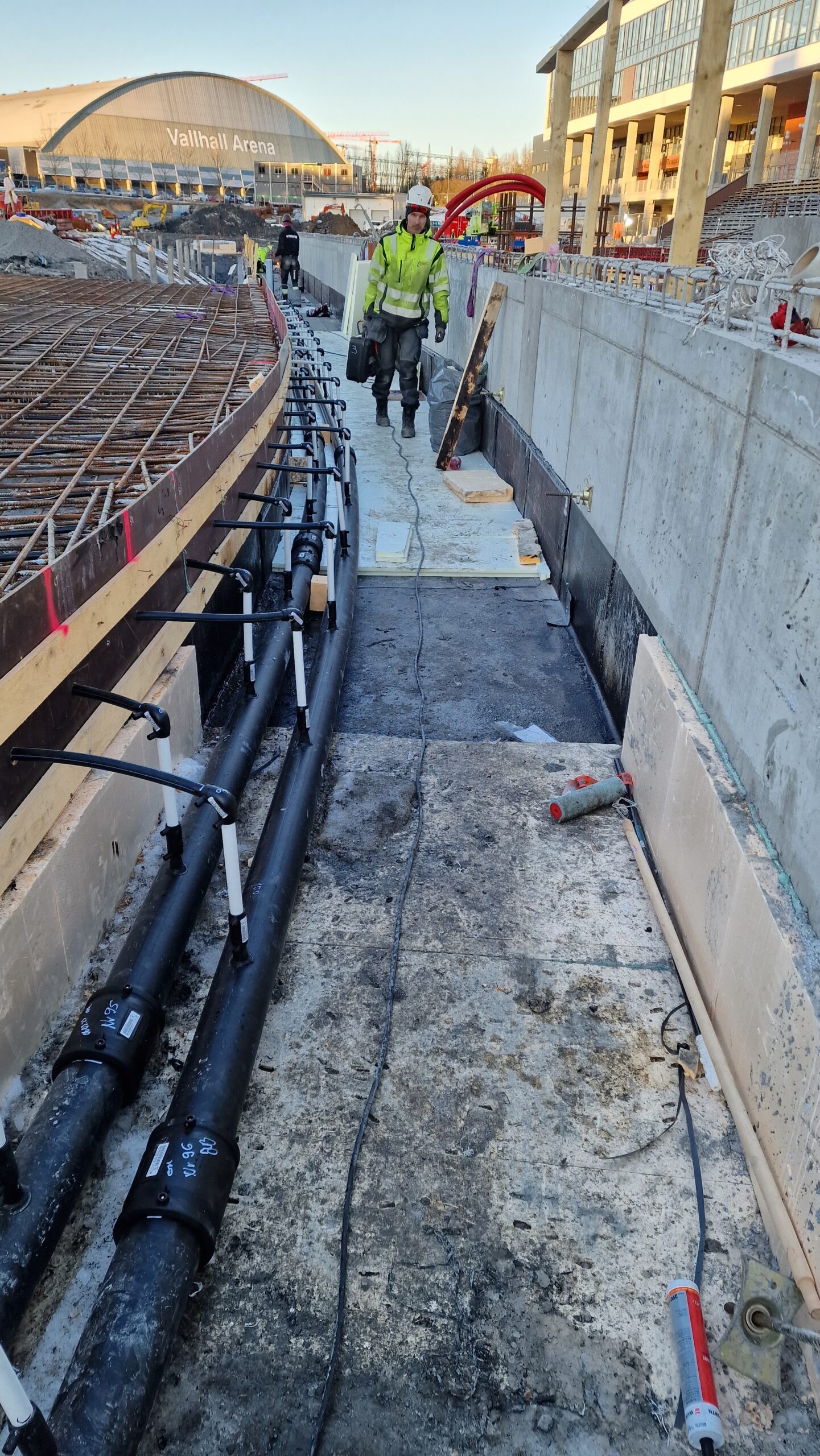 Valle Hovin Stadion — manifold-rør