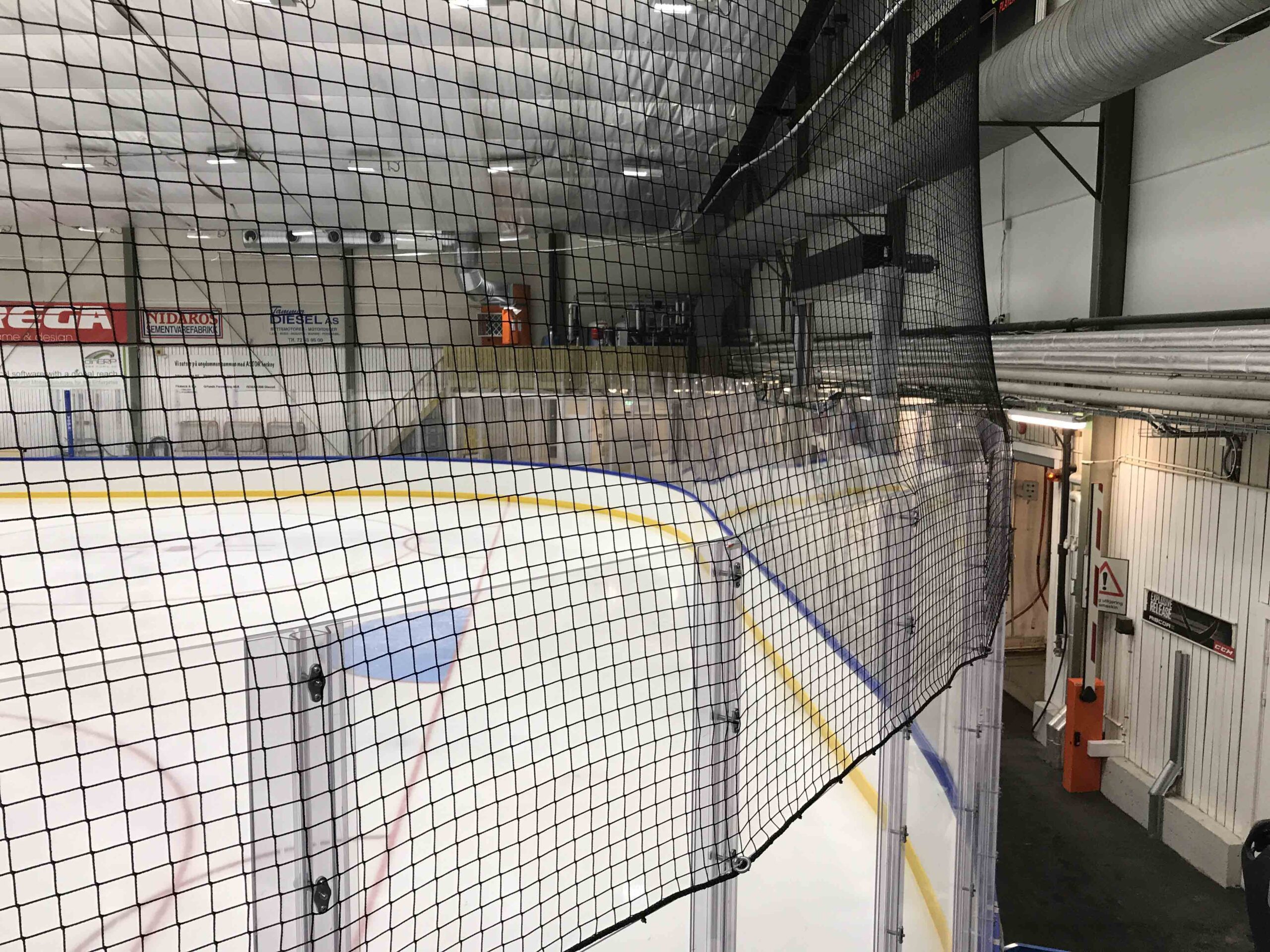 Beskyttelsesnett ved isbane, galleri 2