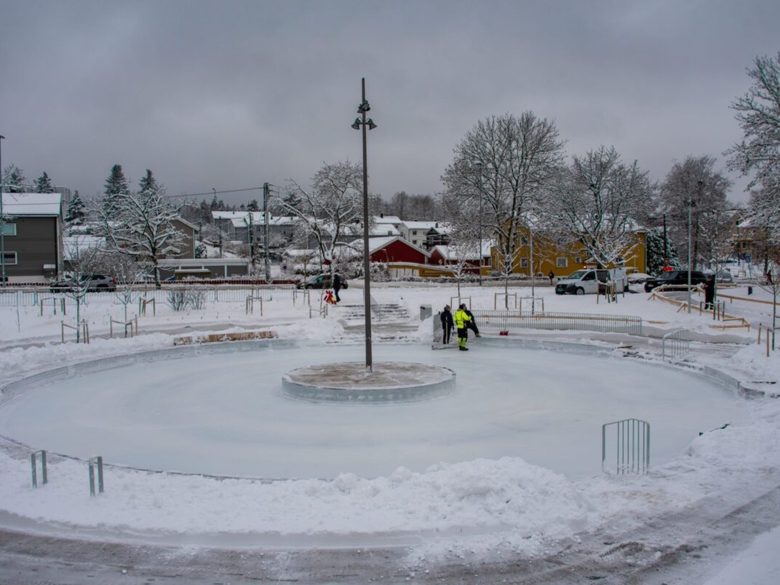 Skårerparken kunstisbane i Lørenskog med is og snø om vinteren