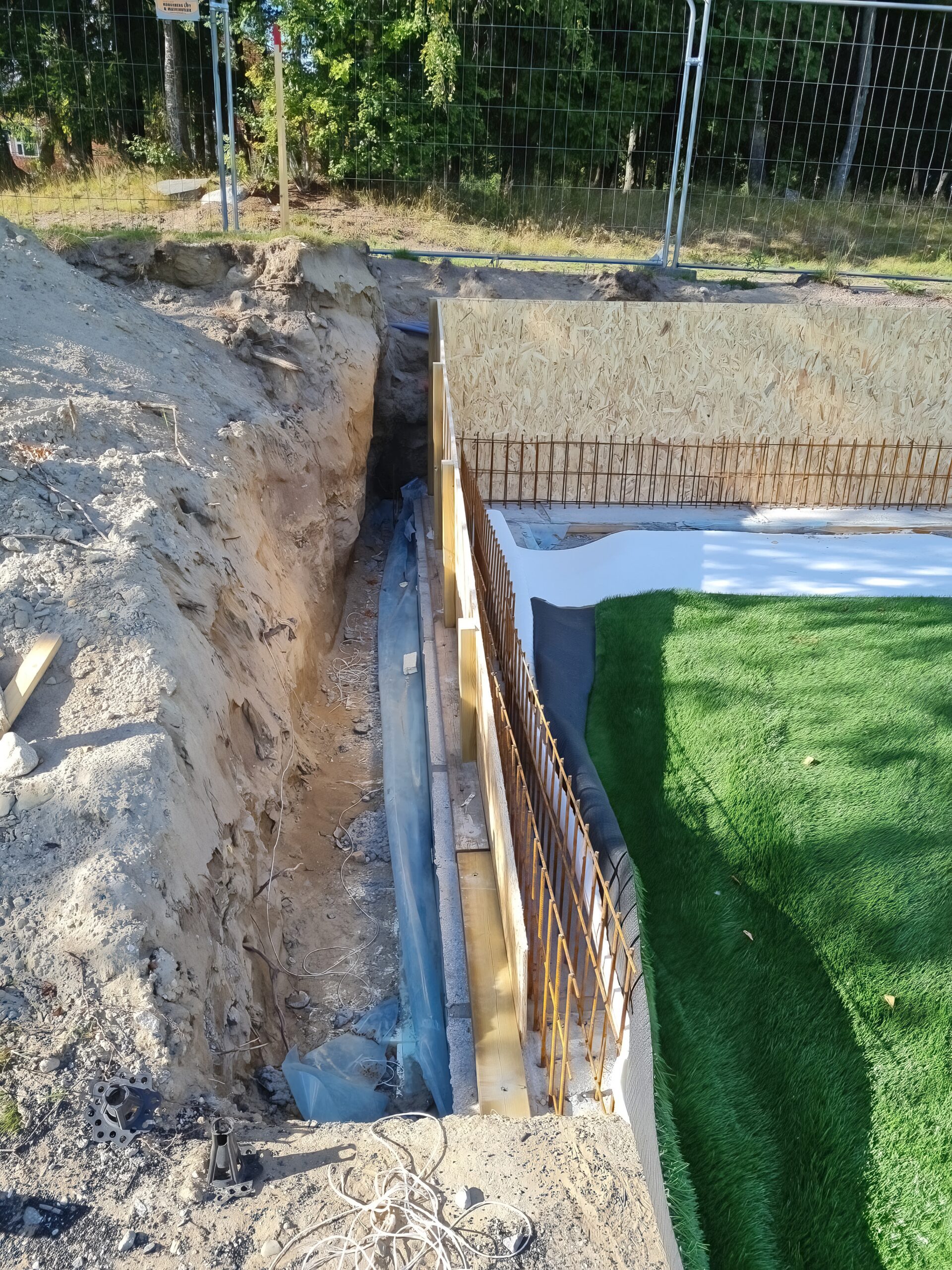 Betongmur Lillestrøm — tribune og isflate