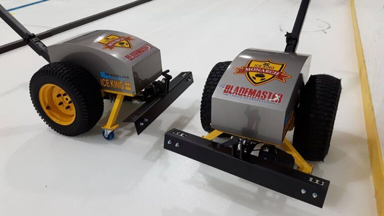 Curlingskrapere for isvedlikehold på curlingbane