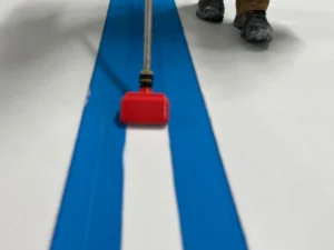 Line Pro 4 Basic i bruk ved påføring av 102 mm blå islinje