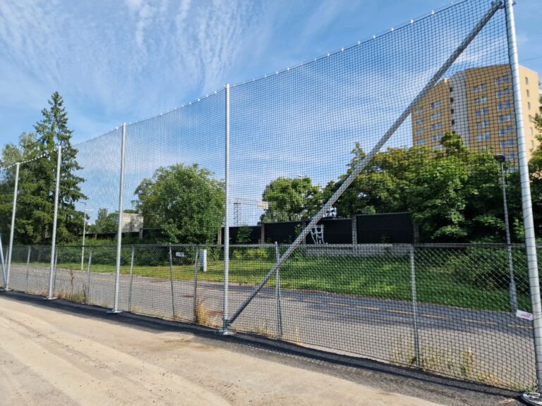 Oversikt over ballfangernett og avstivning på Årvoll, 2026
