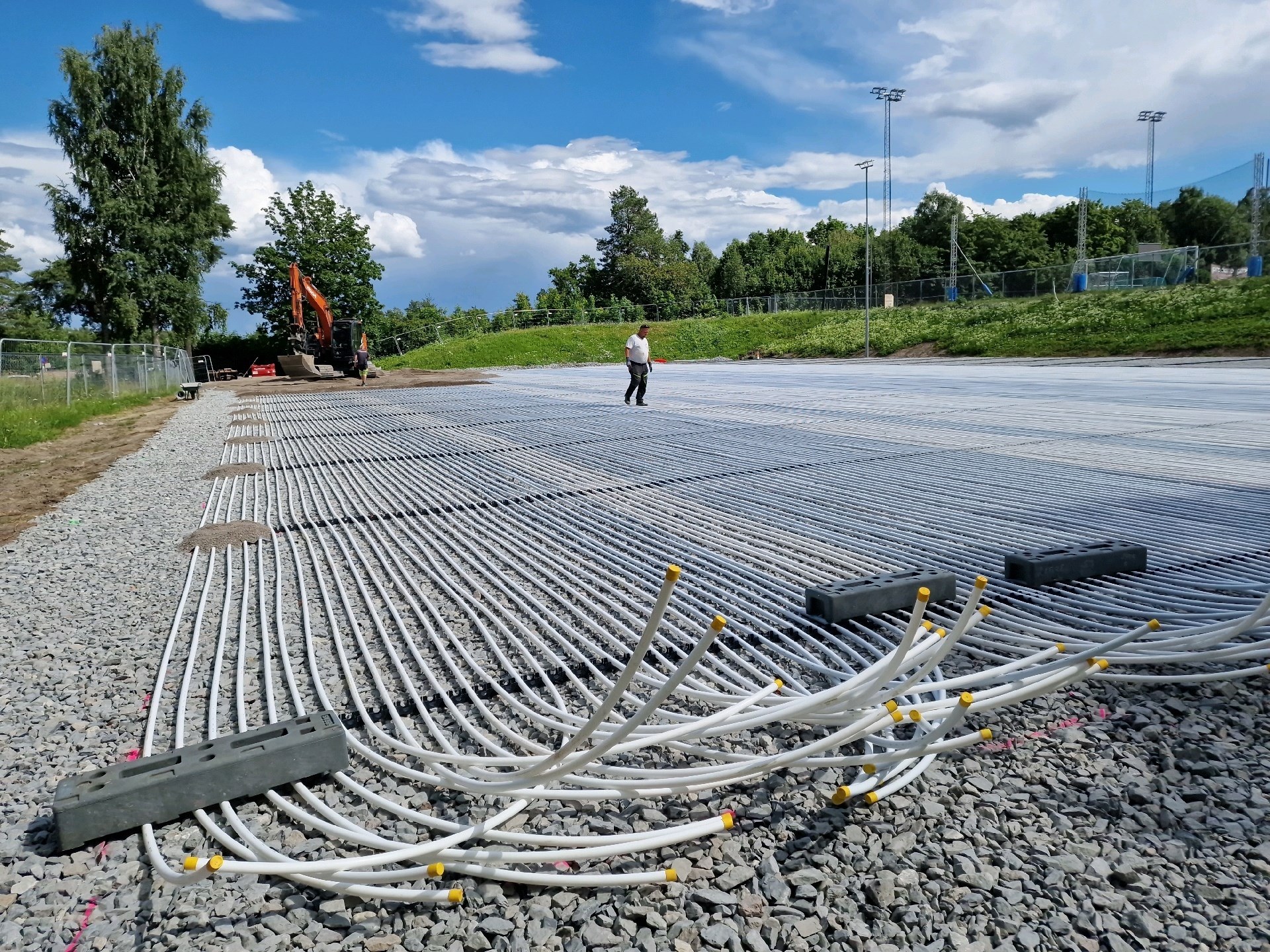 Undervarme på Høvik 7-er-bane 3 Tilkobling av varmesløyfer til samlestokk ved Høvik, 2026